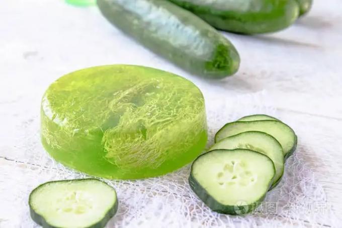 عطر صابون لوکس للی آف دی ویلی برای درست کردن صابون خوشبو 1